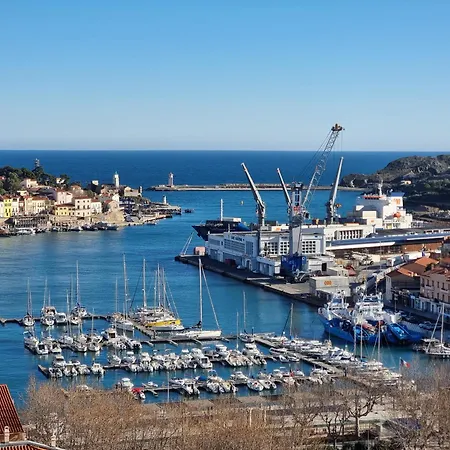 Port-vendres: Avec Terrasse, A 2 Pas Du Port - Fr-1-309-256 Port Vendres